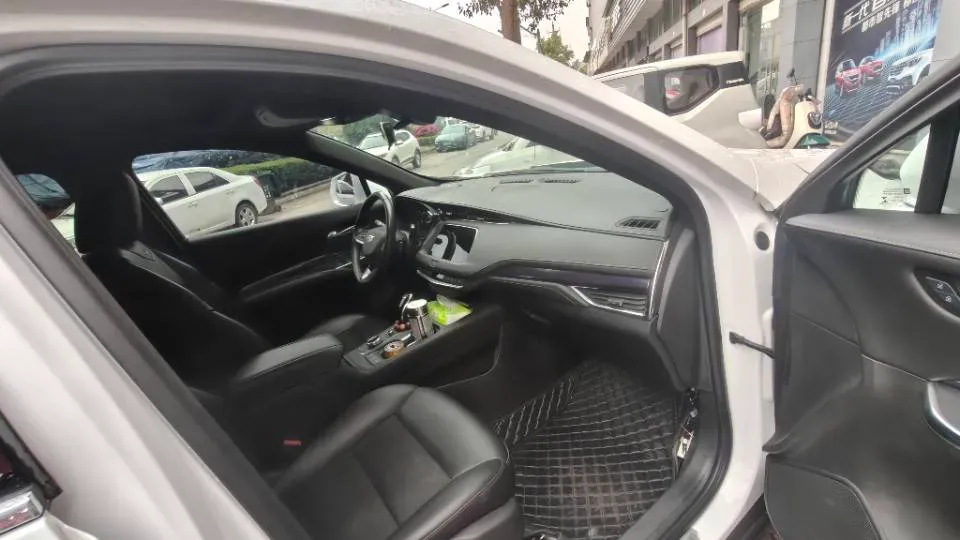 2023 Cadillac XT4 2.0T 237HP L4 9AT,autocango,china used car exporter,china ev exporter,chinese used car exporter,chinese used ev exporter