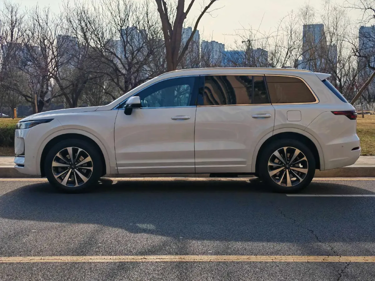 2021 Li ONE Range Extended 131HP REEV 40.5KWH,autocango,china used car exporter,china ev exporter,chinese used car exporter,chinese used ev exporter