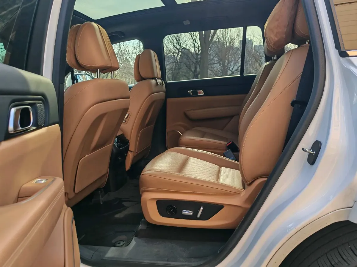 2021 Li ONE Range Extended 131HP REEV 40.5KWH,autocango,china used car exporter,china ev exporter,chinese used car exporter,chinese used ev exporter