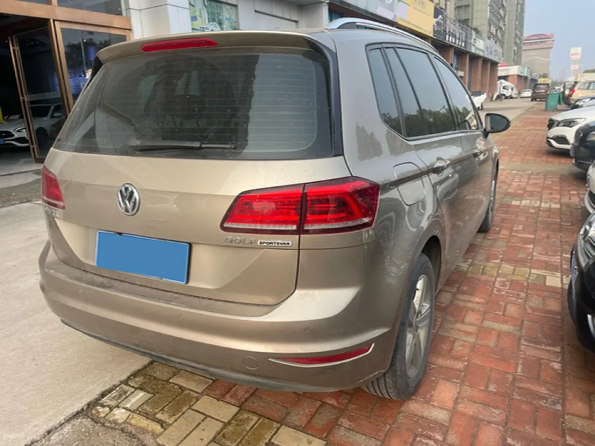 2016 Volkswagen Golf Sportsvan 1.6L 110HP L4 6AT,autocango,china used car exporter,china ev exporter,chinese used car exporter,chinese used ev exporter