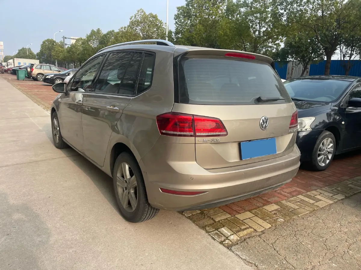 2016 Volkswagen Golf Sportsvan 1.6L 110HP L4 6AT,autocango,china used car exporter,china ev exporter,chinese used car exporter,chinese used ev exporter