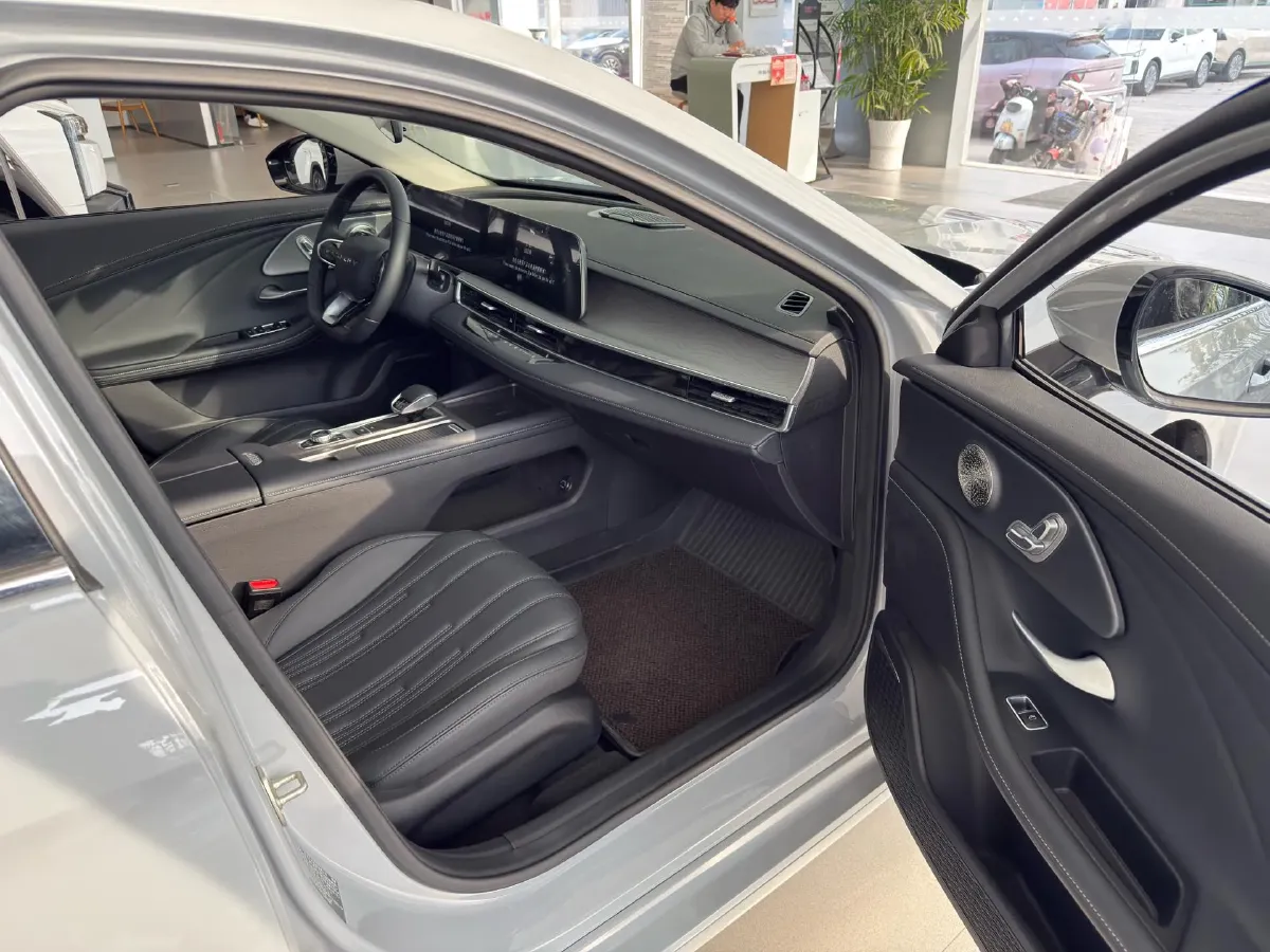 2024 Fulwin FulwinA8 1.5T 156HP L4 1DHT PHEV 18.3KWH,autocango,china used car exporter,china ev exporter,chinese used car exporter,chinese used ev exporter