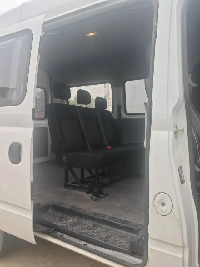 2021 MAXUS XinTu V80 2.0T 127HP L4 6MT,autocango,china used car exporter,china ev exporter,chinese used car exporter,chinese used ev exporter