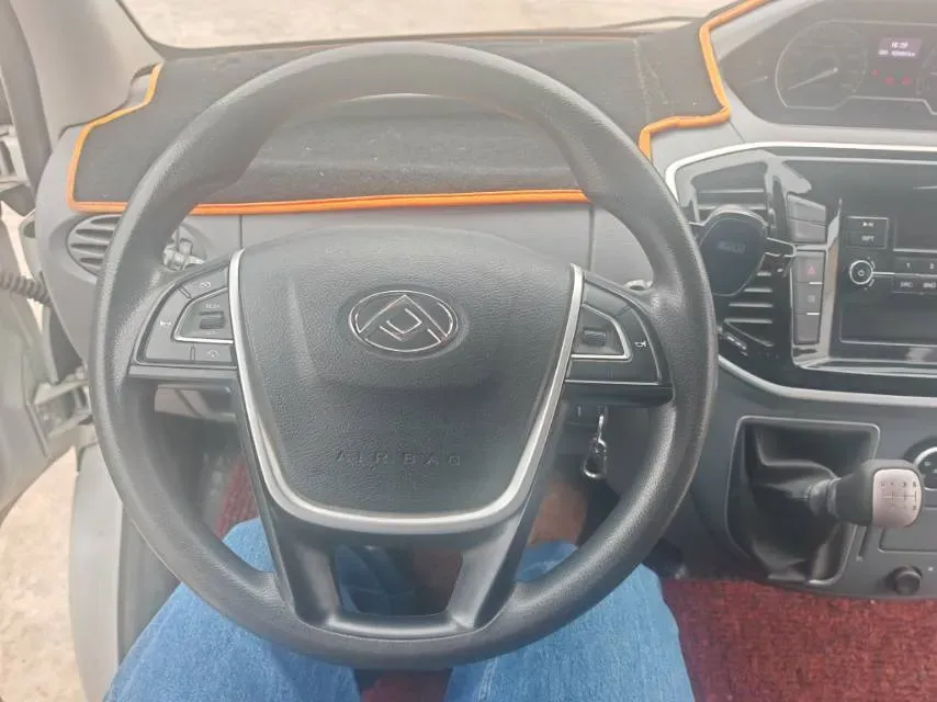 2021 MAXUS XinTu V80 2.0T 127HP L4 6MT,autocango,china used car exporter,china ev exporter,chinese used car exporter,chinese used ev exporter