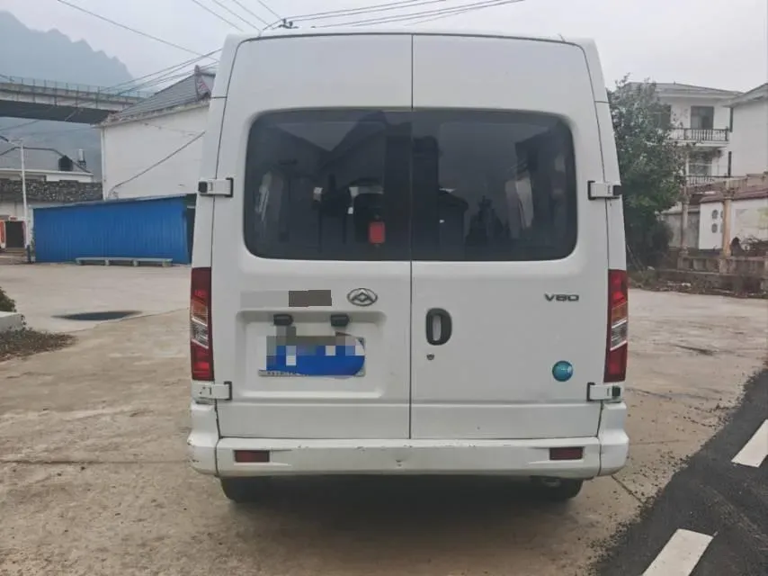 2021 MAXUS XinTu V80 2.0T 127HP L4 6MT,autocango,china used car exporter,china ev exporter,chinese used car exporter,chinese used ev exporter