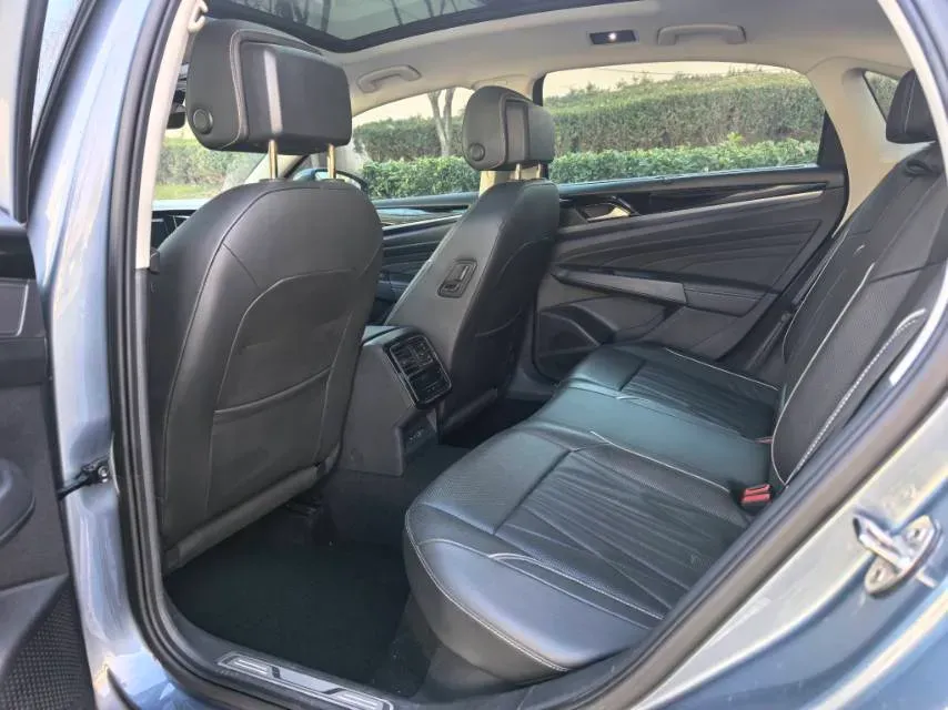 2022 Xpeng P7 BEV 60.2KWH,autocango,china used car exporter,china ev exporter,chinese used car exporter,chinese used ev exporter