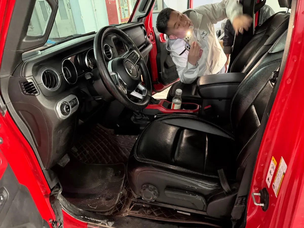 2019 Jeep Wrangler 2.0T 266HP L4 8AT,autocango,china used car exporter,china ev exporter,chinese used car exporter,chinese used ev exporter