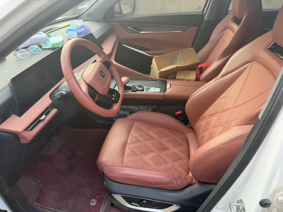 2023 ChangAn CS75 Plus 2.0T 233HP L4 8AT,autocango,china used car exporter,china ev exporter,chinese used car exporter,chinese used ev exporter