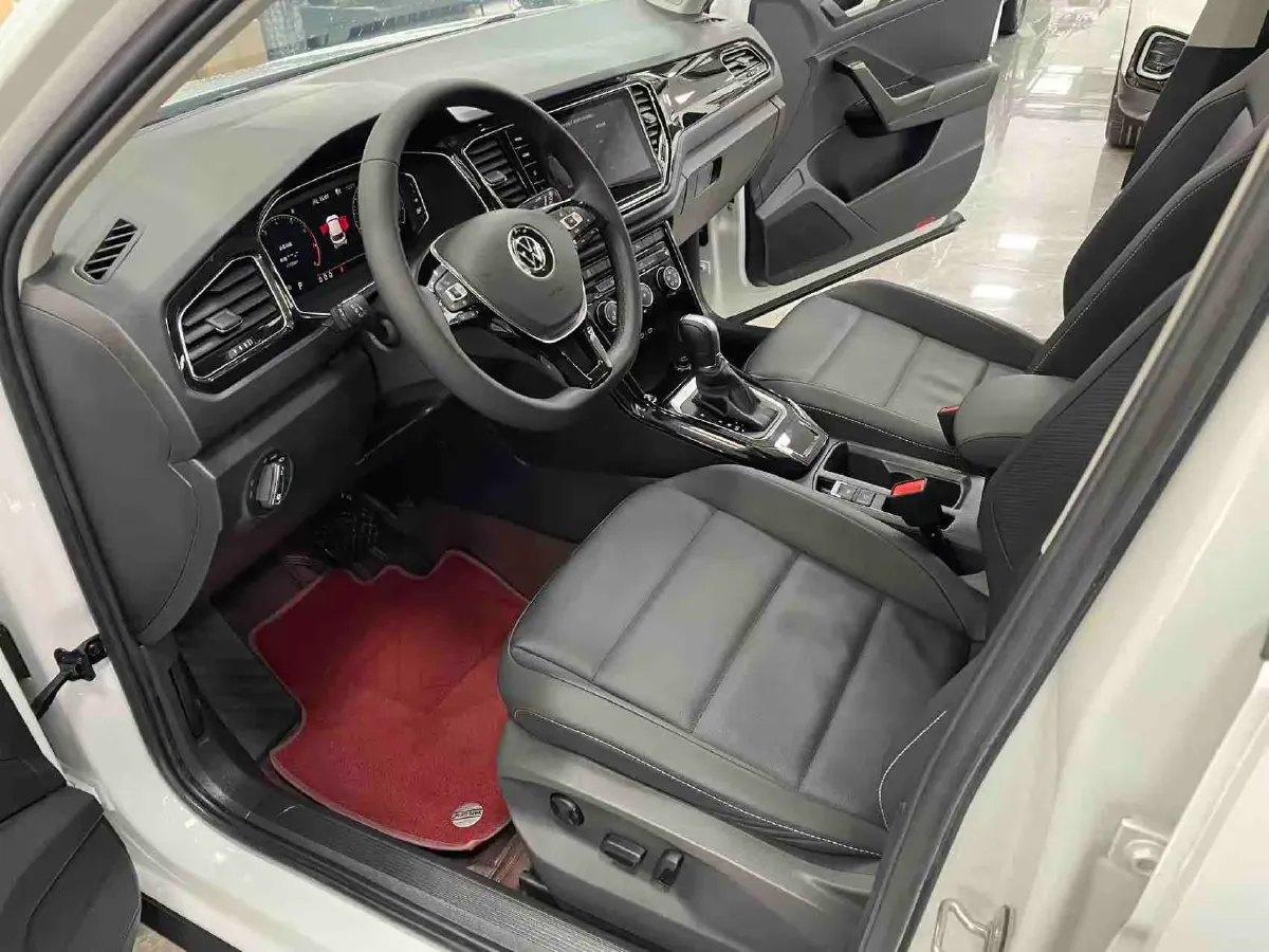 2022 Volkswagen T-Roc 1.4T 150HP L4 7DCT,autocango,china used car exporter,china ev exporter,chinese used car exporter,chinese used ev exporter