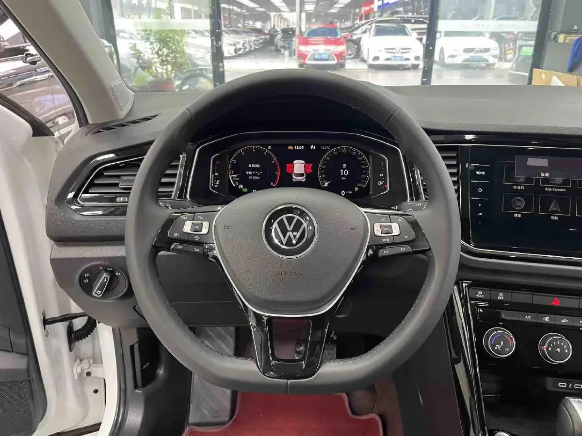 2022 Volkswagen T-Roc 1.4T 150HP L4 7DCT,autocango,china used car exporter,china ev exporter,chinese used car exporter,chinese used ev exporter