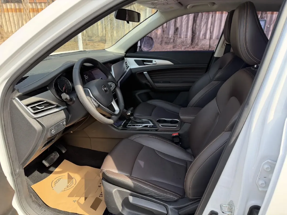 2019 ChangAn CS35 Plus 1.6L 128HP L4 6AT,autocango,china used car exporter,china ev exporter,chinese used car exporter,chinese used ev exporter