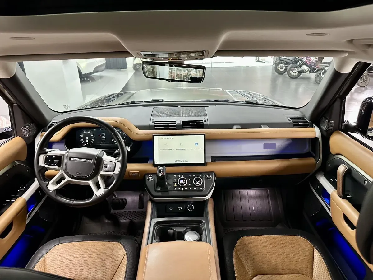 2022 Land Rover Defender 3.0T 400HP L6 8AT,autocango,china used car exporter,china ev exporter,chinese used car exporter,chinese used ev exporter