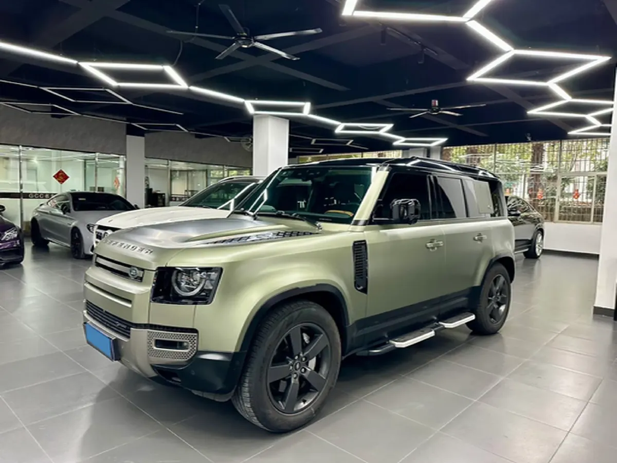 2022 Land Rover Defender 3.0T 400HP L6 8AT,autocango,china used car exporter,china ev exporter,chinese used car exporter,chinese used ev exporter