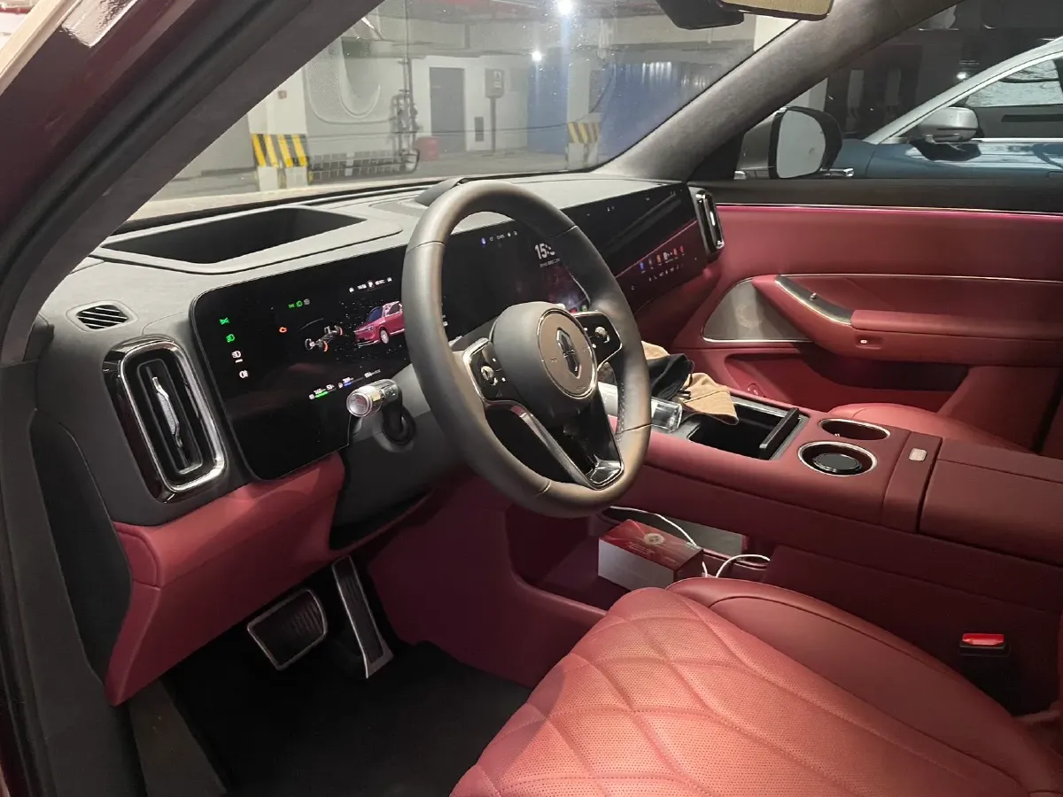 2025 AITO AITO M8 REEV 160HP REEV 53.4KWH,autocango,china used car exporter,china ev exporter,chinese used car exporter,chinese used ev exporter