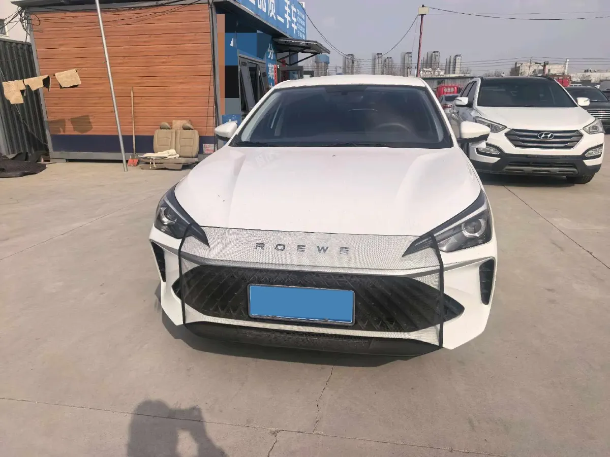 2026 Roewe i5 1.5L 129HP L4 5MT,autocango,china used car exporter,china ev exporter,chinese used car exporter,chinese used ev exporter