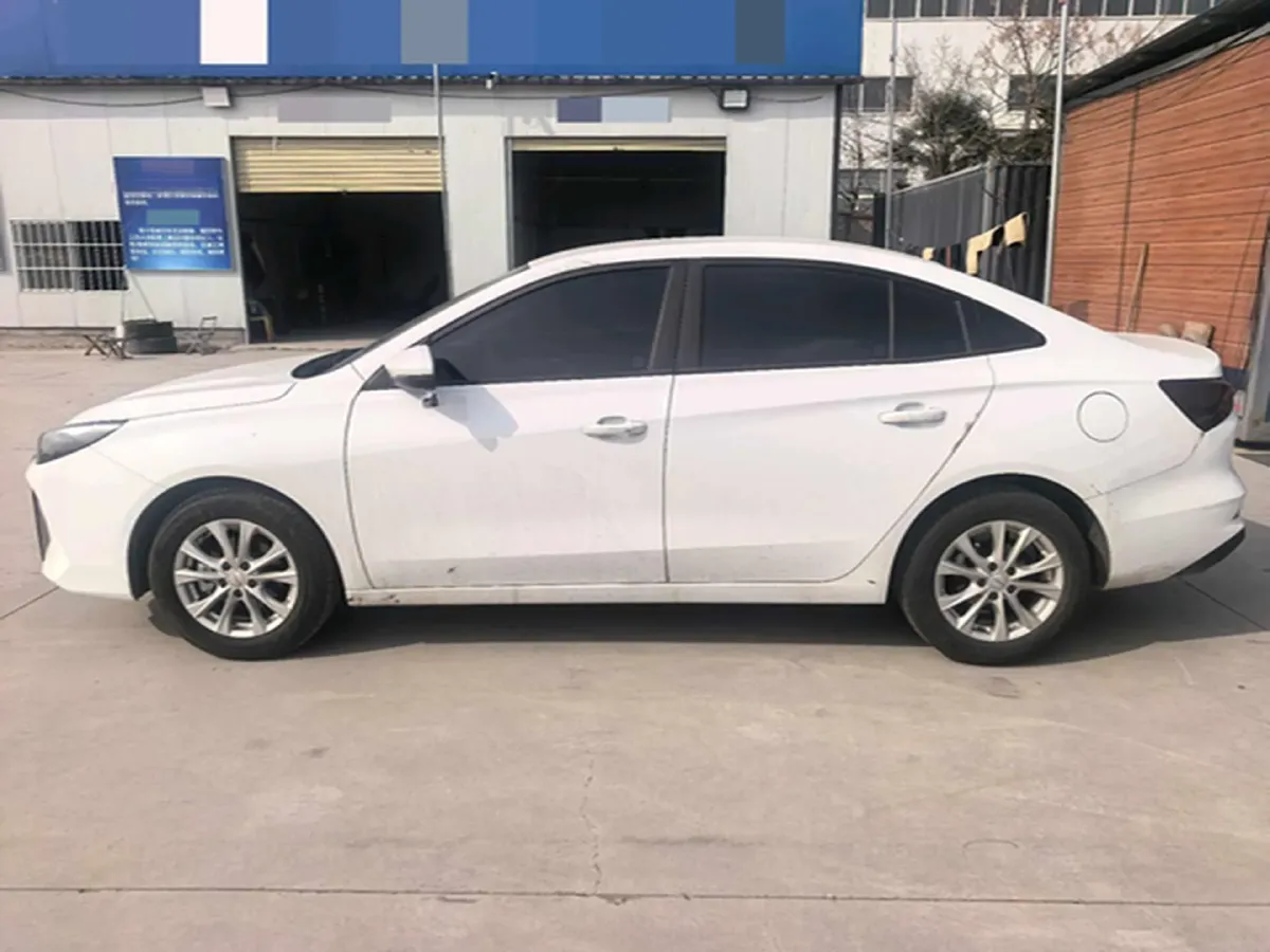 2026 Roewe i5 1.5L 129HP L4 5MT,autocango,china used car exporter,china ev exporter,chinese used car exporter,chinese used ev exporter