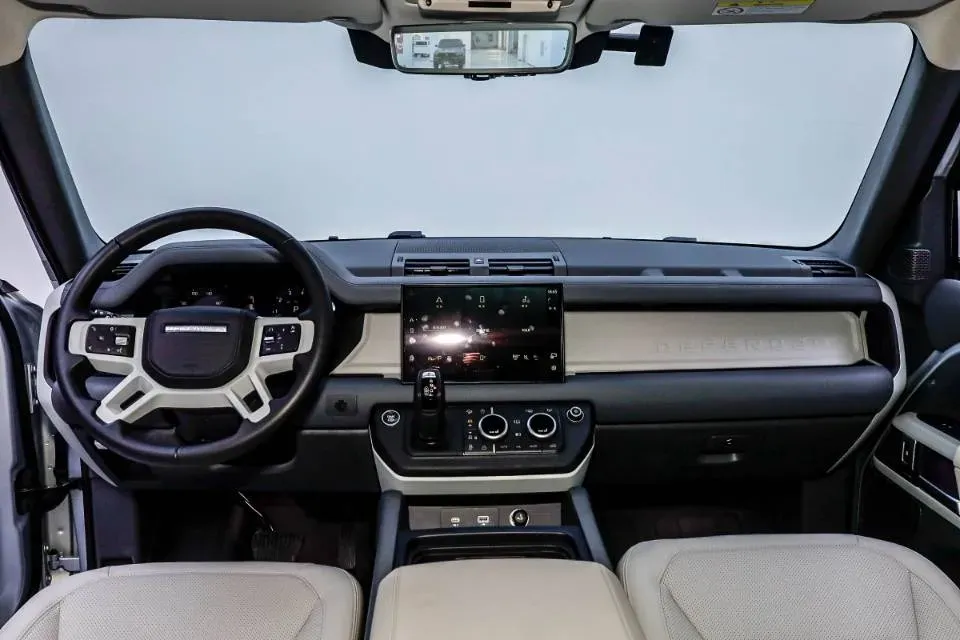 2022 Land Rover Defender 3.0T 400HP L6 8AT,autocango,china used car exporter,china ev exporter,chinese used car exporter,chinese used ev exporter