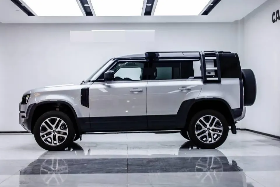 2022 Land Rover Defender 3.0T 400HP L6 8AT,autocango,china used car exporter,china ev exporter,chinese used car exporter,chinese used ev exporter