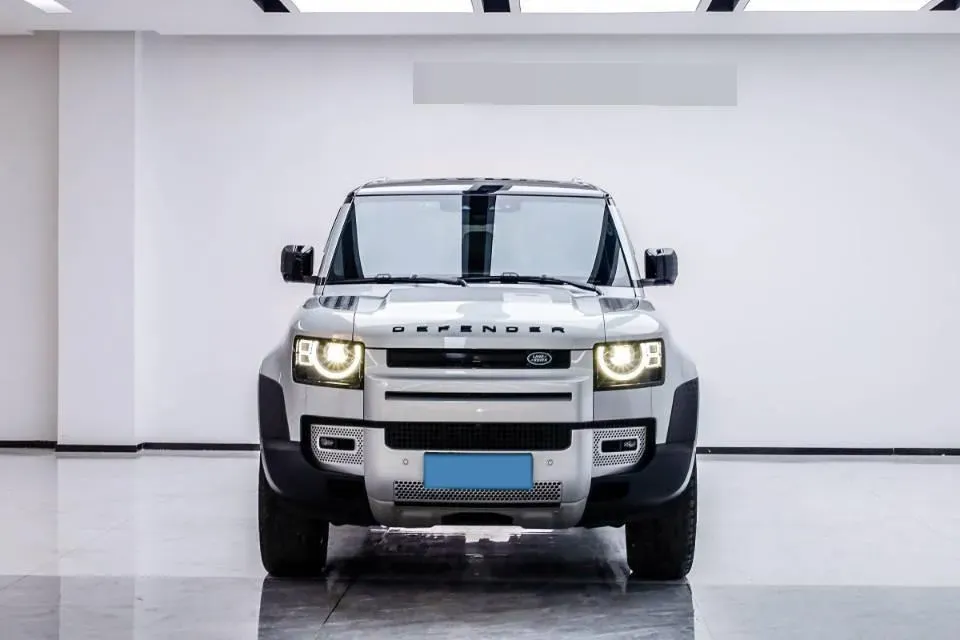 2022 Land Rover Defender 3.0T 400HP L6 8AT,autocango,china used car exporter,china ev exporter,chinese used car exporter,chinese used ev exporter