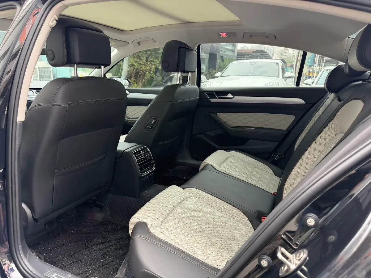 2023 Volkswagen Magotan 2.0T 186HP L4 7DCT,autocango,china used car exporter,china ev exporter,chinese used car exporter,chinese used ev exporter