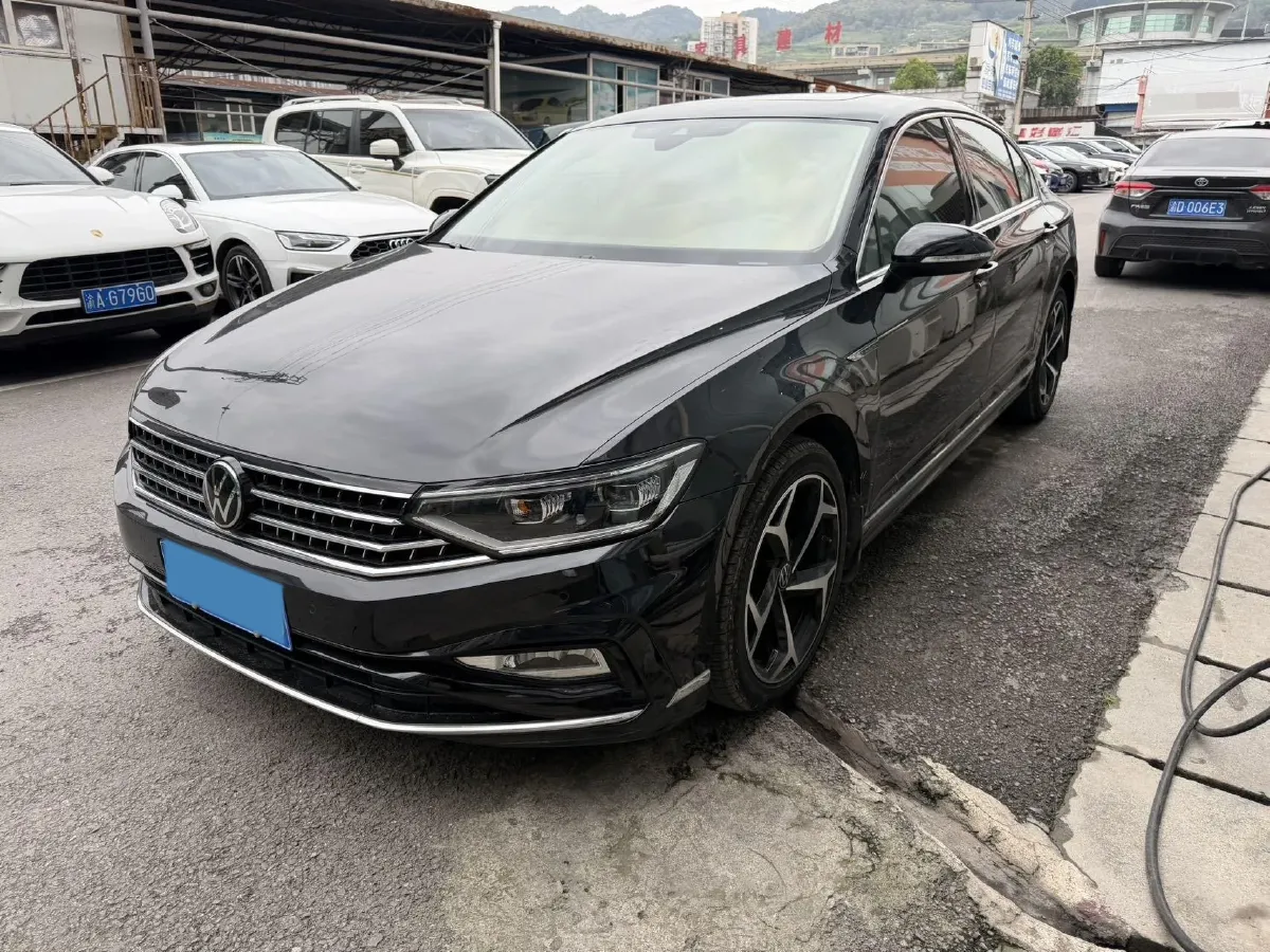 2023 Volkswagen Magotan 2.0T 186HP L4 7DCT,autocango,china used car exporter,china ev exporter,chinese used car exporter,chinese used ev exporter