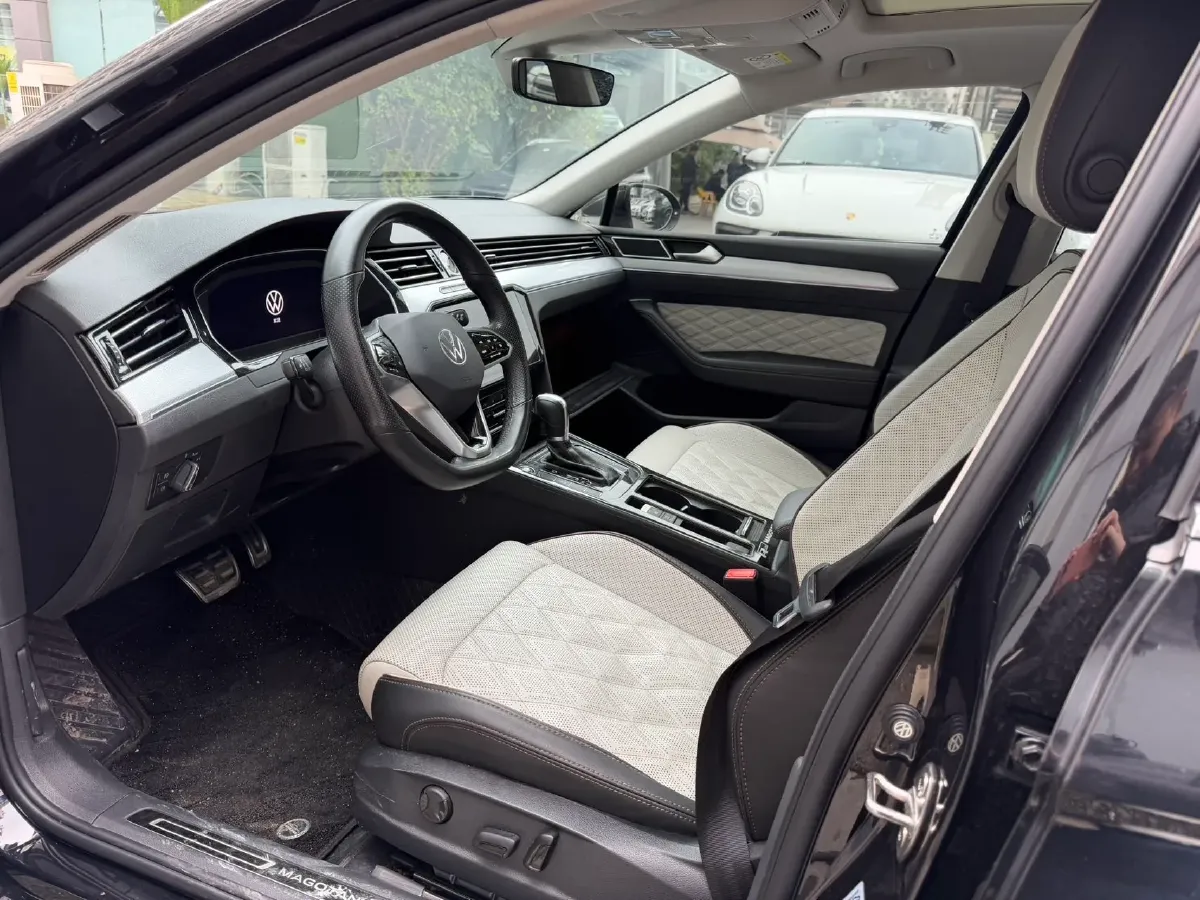 2023 Volkswagen Magotan 2.0T 186HP L4 7DCT,autocango,china used car exporter,china ev exporter,chinese used car exporter,chinese used ev exporter