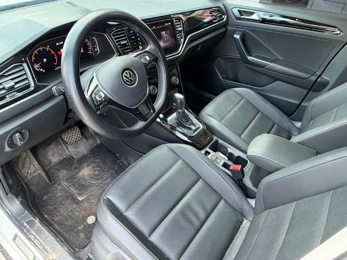 2021 Volkswagen T-Roc 1.4T 150HP L4 7DCT,autocango,china used car exporter,china ev exporter,chinese used car exporter,chinese used ev exporter