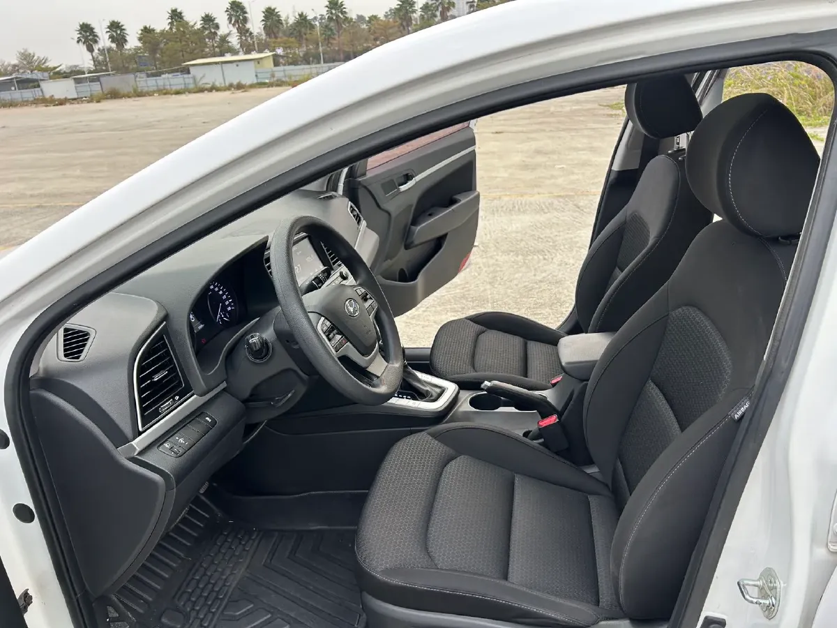 2016 Hyundai Elantra 1.6L 130HP L4 6AT,autocango,china used car exporter,china ev exporter,chinese used car exporter,chinese used ev exporter