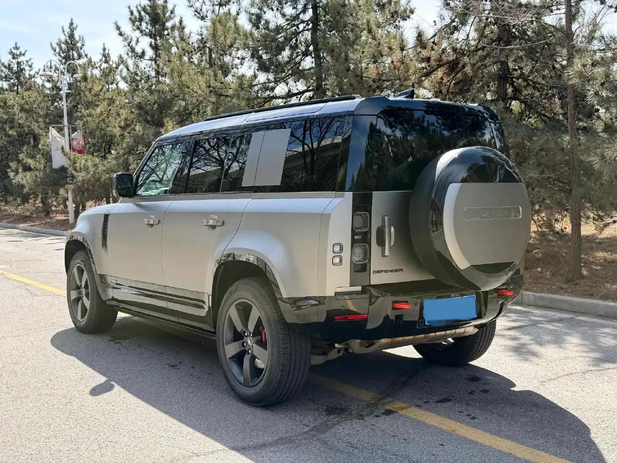 2025 Land Rover Defender 3.0T 400HP L6 8AT,autocango,china used car exporter,china ev exporter,chinese used car exporter,chinese used ev exporter