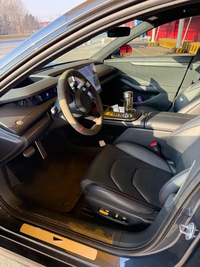 2024 MI SU7 BEV 73.6KWH,autocango,china used car exporter,china ev exporter,chinese used car exporter,chinese used ev exporter