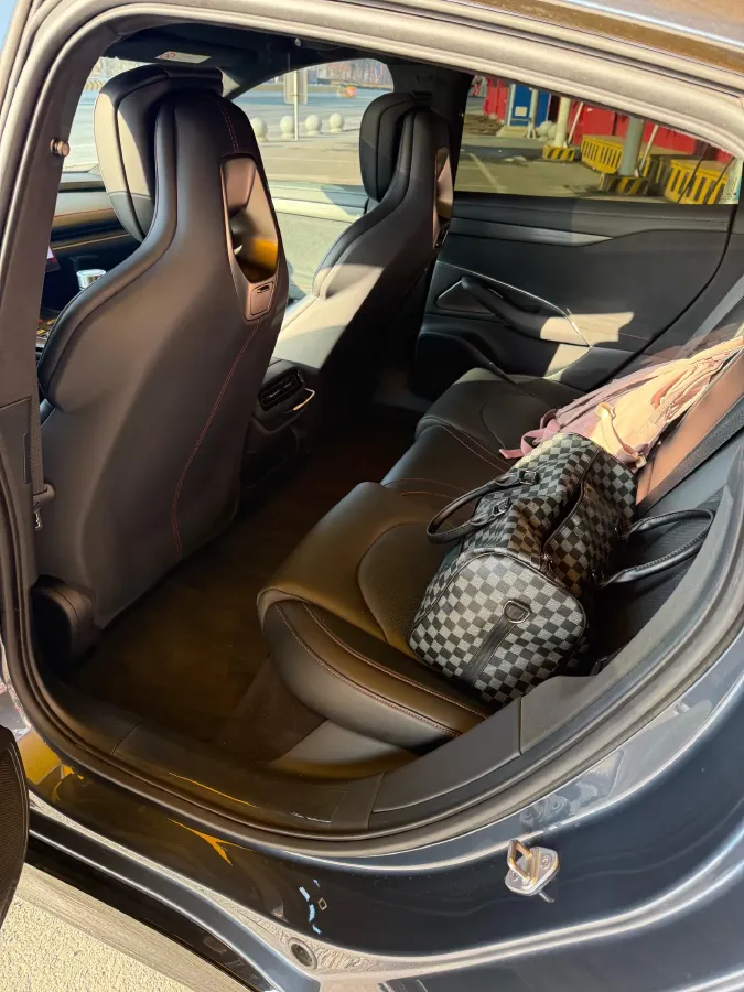 2024 MI SU7 BEV 73.6KWH,autocango,china used car exporter,china ev exporter,chinese used car exporter,chinese used ev exporter