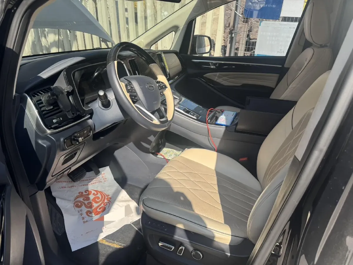 2021 GAC Trumpchi M8 2.0T 252HP L4 8AT,autocango,china used car exporter,china ev exporter,chinese used car exporter,chinese used ev exporter