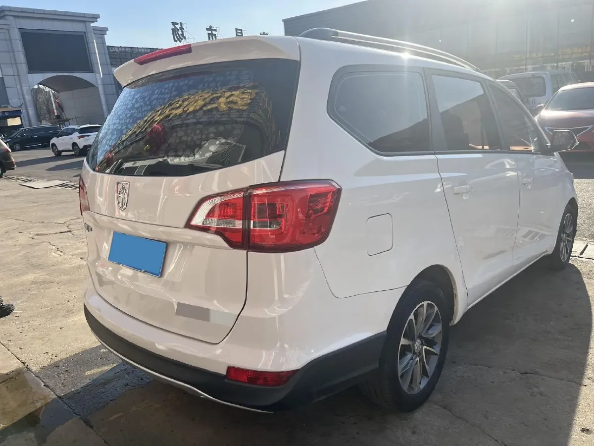 2019 BaoJun 730 1.5L 105HP L4 6MT,autocango,china used car exporter,china ev exporter,chinese used car exporter,chinese used ev exporter