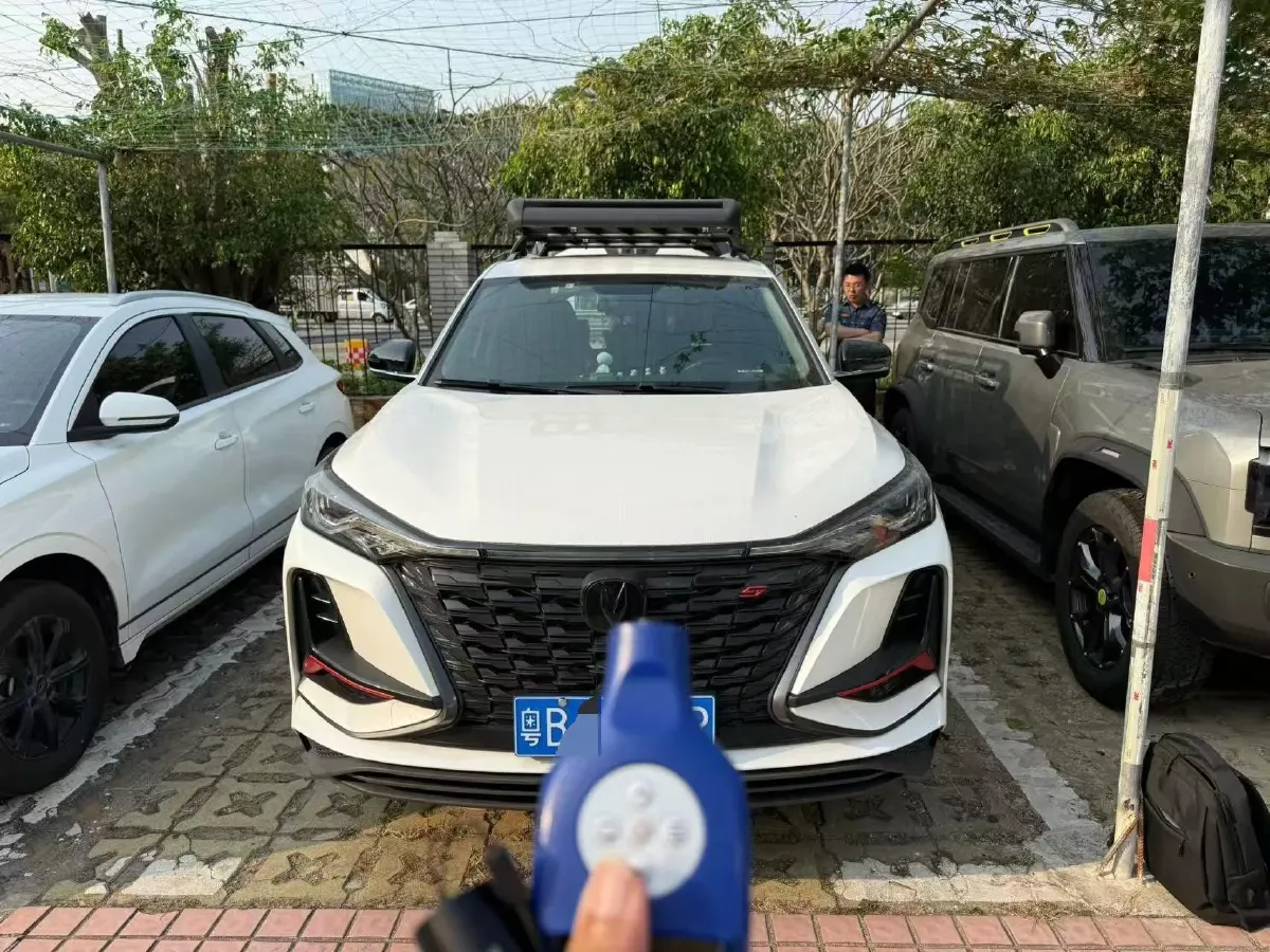 2021 ChangAn CS75 Plus 2.0T 233HP L4 8AT,autocango,china used car exporter,china ev exporter,chinese used car exporter,chinese used ev exporter