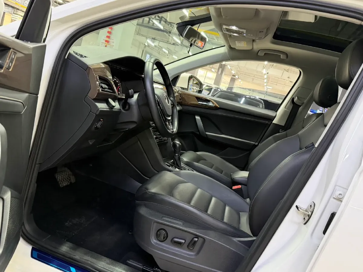 2021 Volkswagen Tharu 1.4T 150HP L4 7DCT,autocango,china used car exporter,china ev exporter,chinese used car exporter,chinese used ev exporter