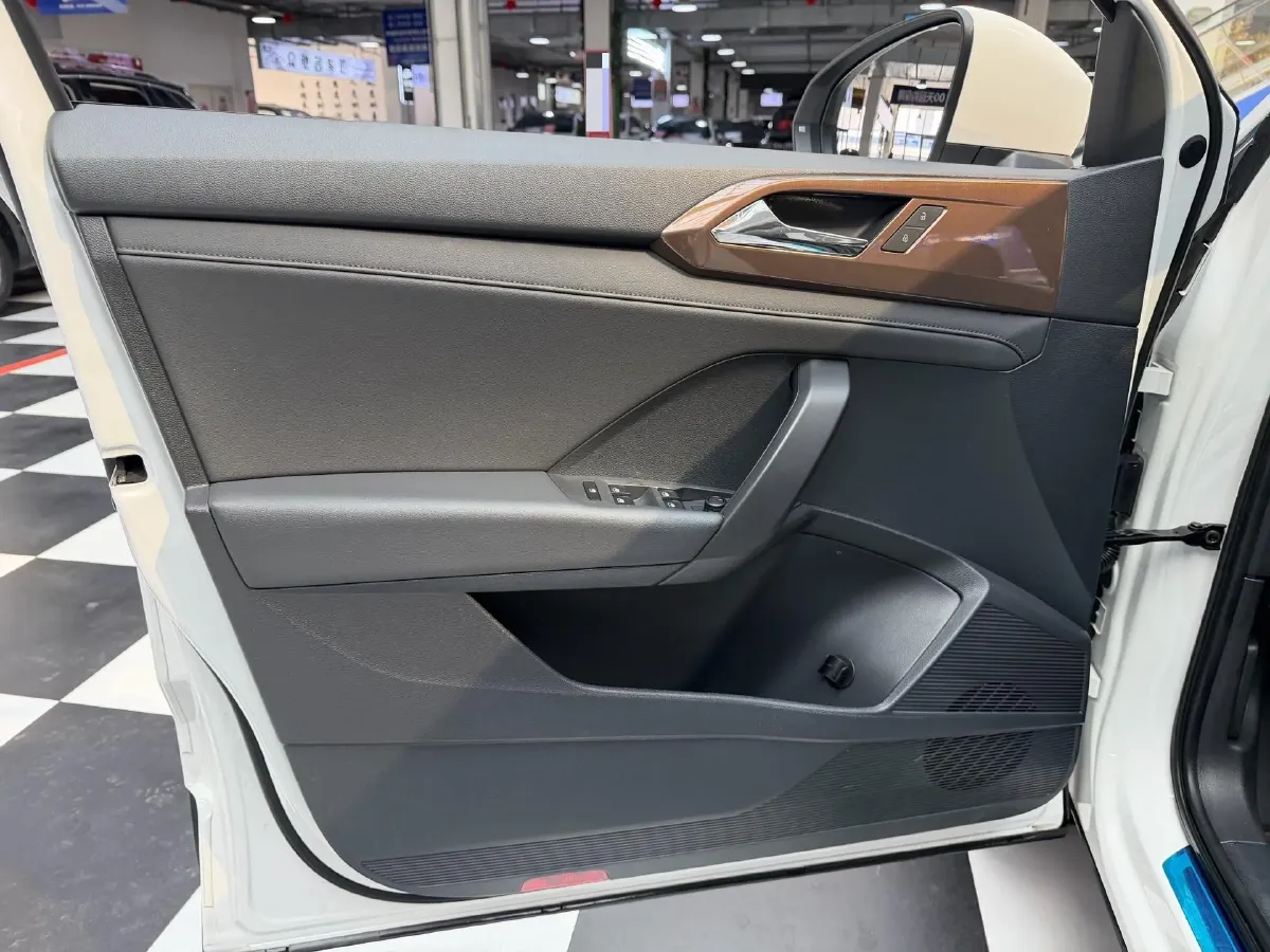 2021 Volkswagen Tharu 1.4T 150HP L4 7DCT,autocango,china used car exporter,china ev exporter,chinese used car exporter,chinese used ev exporter