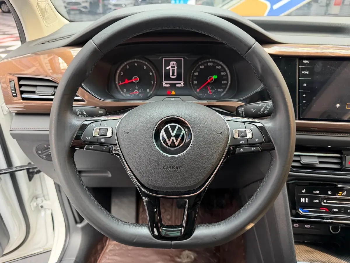 2021 Volkswagen Tharu 1.4T 150HP L4 7DCT,autocango,china used car exporter,china ev exporter,chinese used car exporter,chinese used ev exporter