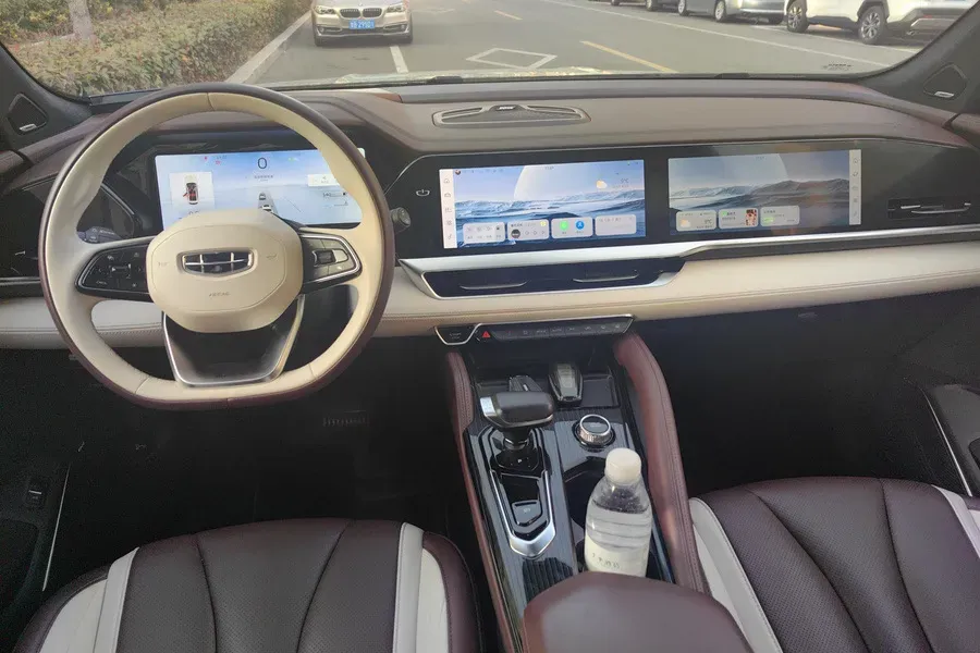 2021 Geely Monjaro 2.0T 218HP L4 7DCT,autocango,china used car exporter,china ev exporter,chinese used car exporter,chinese used ev exporter