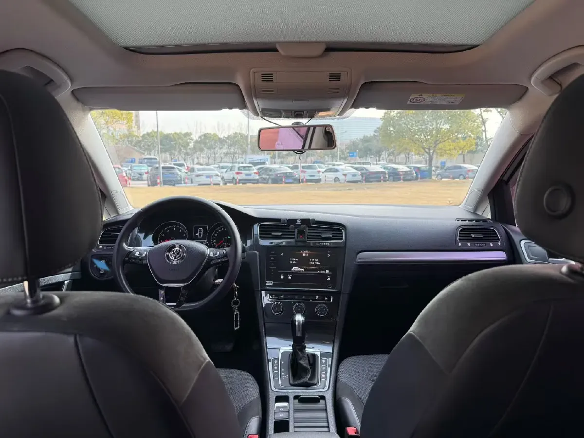 2018 Volkswagen Golf 1.6L 110HP L4 6AT,autocango,china used car exporter,china ev exporter,chinese used car exporter,chinese used ev exporter