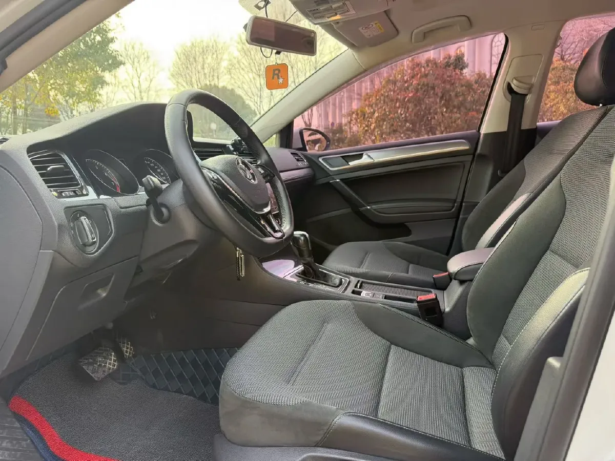 2018 Volkswagen Golf 1.6L 110HP L4 6AT,autocango,china used car exporter,china ev exporter,chinese used car exporter,chinese used ev exporter