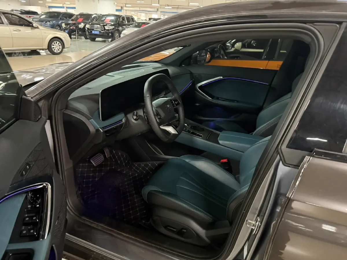 2023 MG 7 2.0T 261HP L4 9AT,autocango,china used car exporter,china ev exporter,chinese used car exporter,chinese used ev exporter