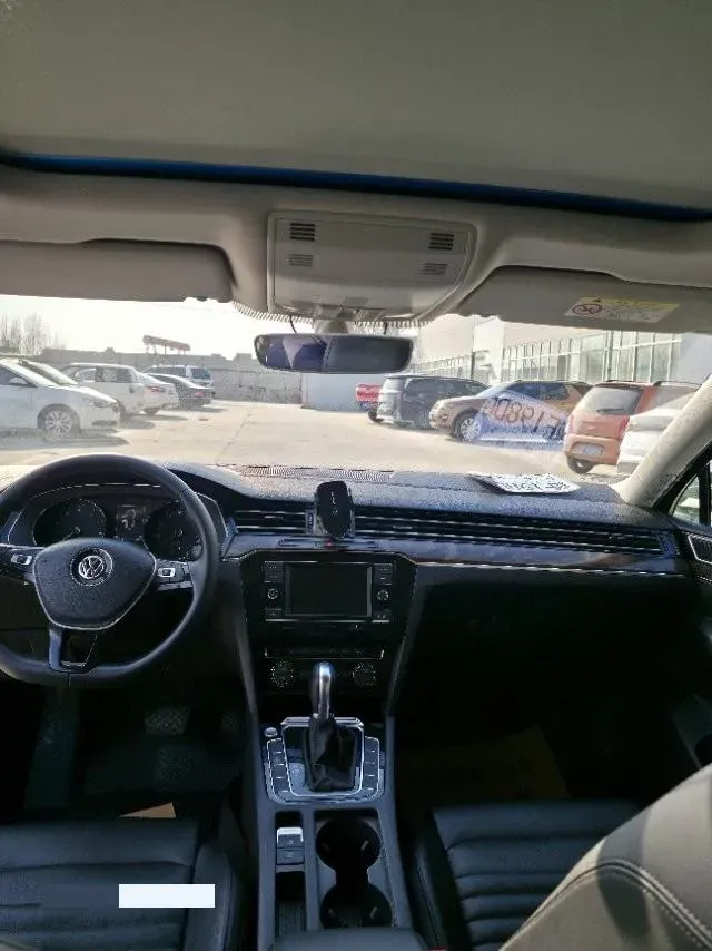 2018 Volkswagen Magotan 1.8T 180HP L4 7DCT,autocango,china used car exporter,china ev exporter,chinese used car exporter,chinese used ev exporter