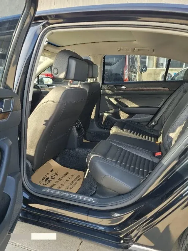 2018 Volkswagen Magotan 1.8T 180HP L4 7DCT,autocango,china used car exporter,china ev exporter,chinese used car exporter,chinese used ev exporter