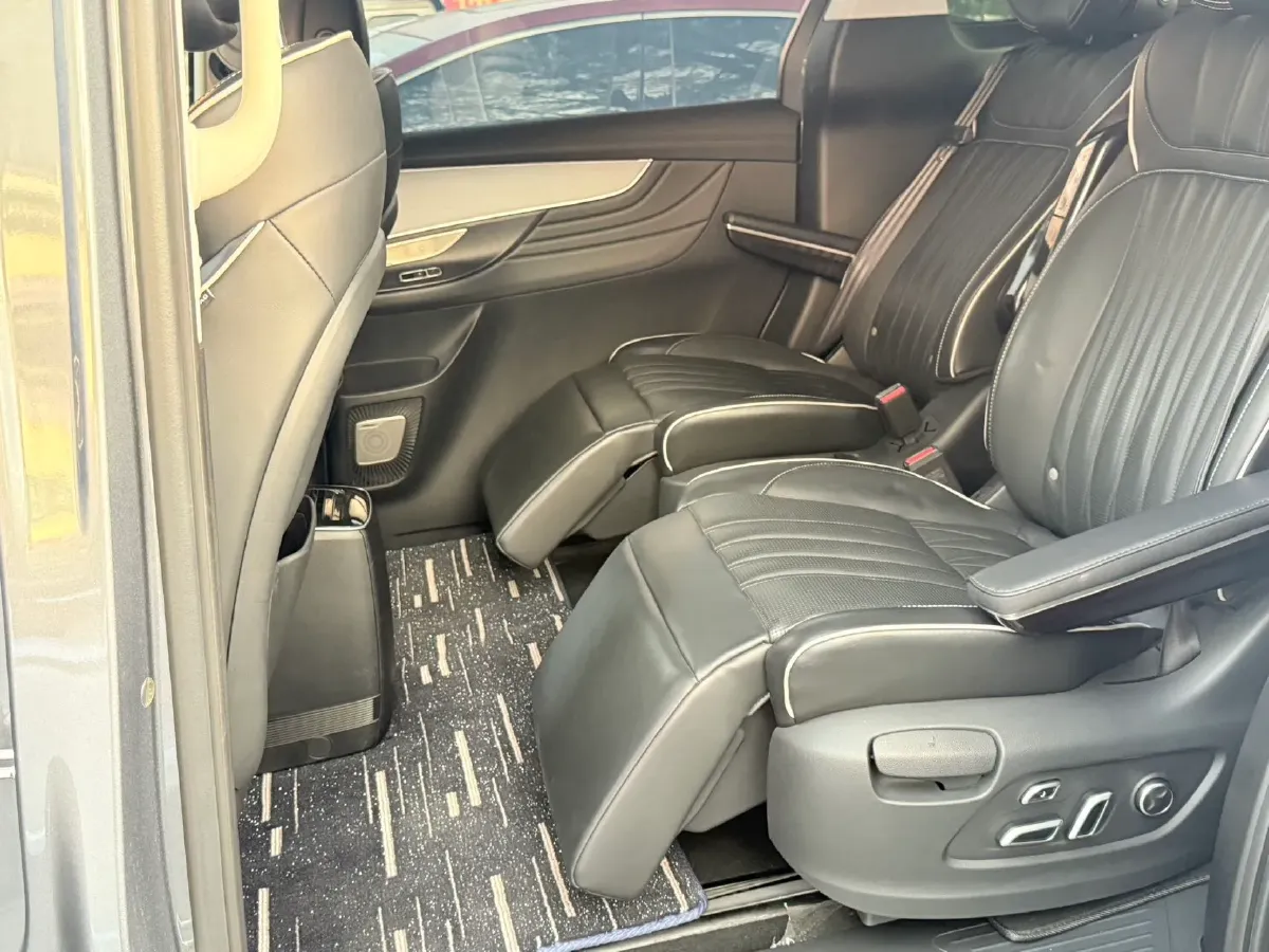 2021 Roewe iMAX8 2.0T 234HP L4 8AT,autocango,china used car exporter,china ev exporter,chinese used car exporter,chinese used ev exporter