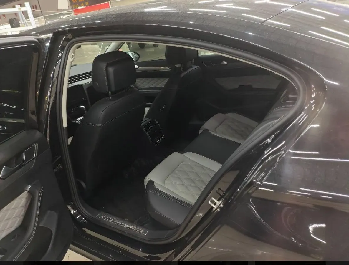 2023 Volkswagen Magotan 2.0T 186HP L4 7DCT,autocango,china used car exporter,china ev exporter,chinese used car exporter,chinese used ev exporter