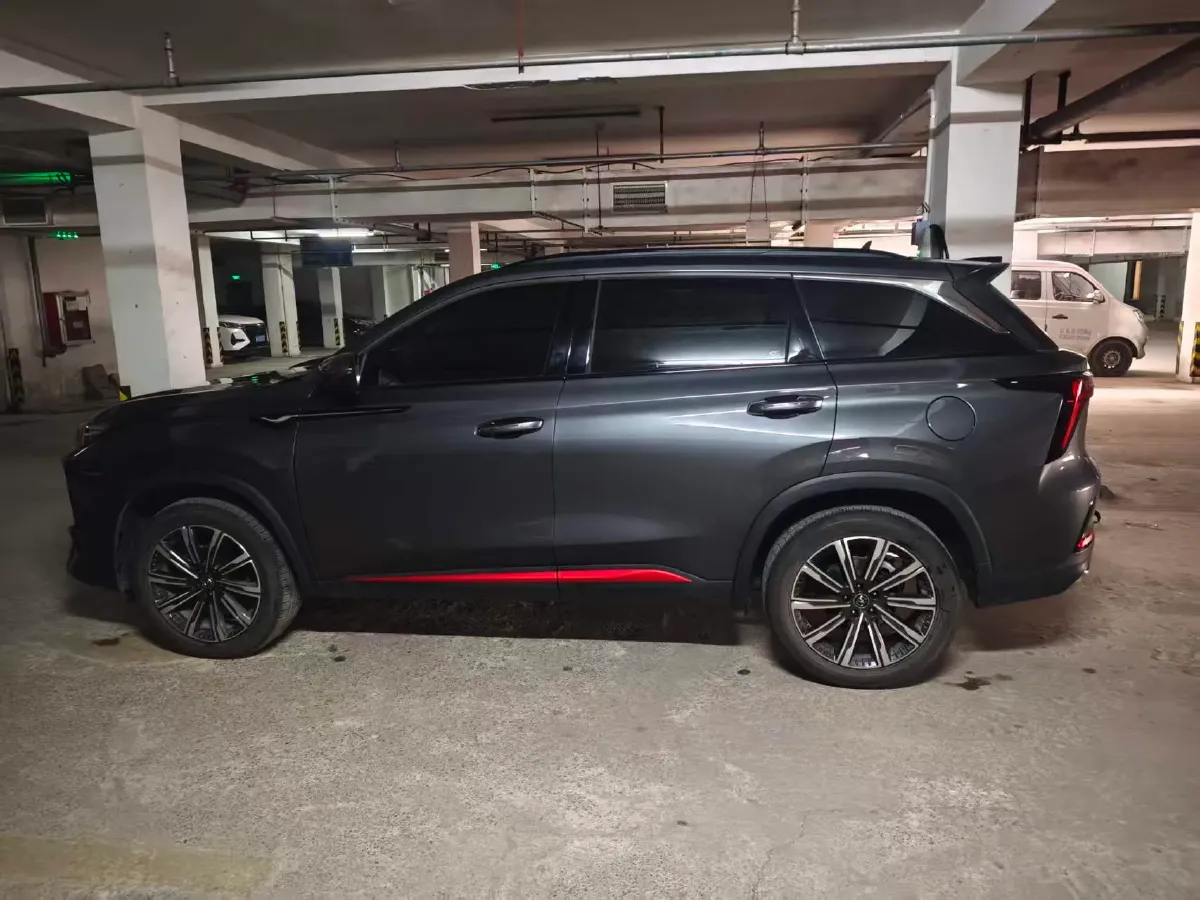 2022 ChangAn CS75 Plus 1.5T 188HP L4 8AT,autocango,china used car exporter,china ev exporter,chinese used car exporter,chinese used ev exporter