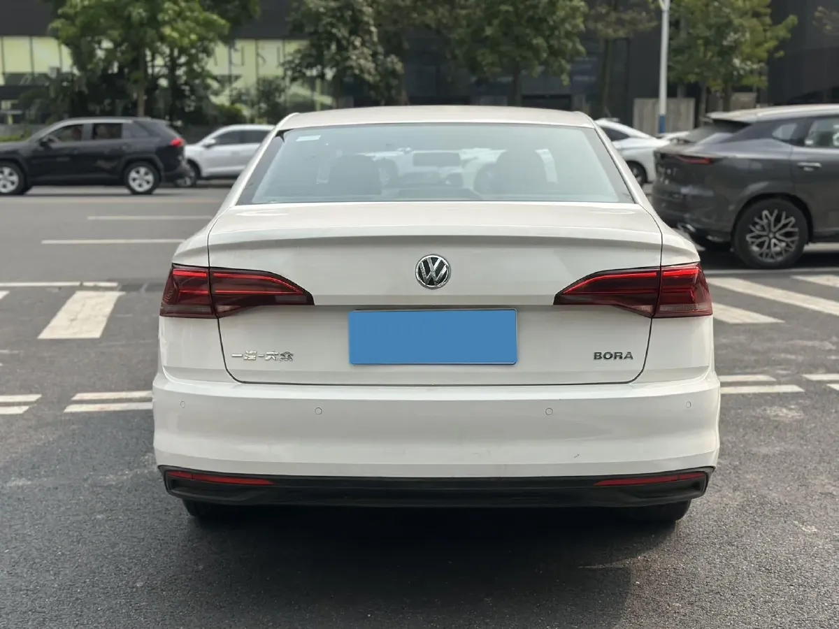 2019 Dongfeng RuiQi 6 2.4L 158HP L4 5MT,autocango,china used car exporter,china ev exporter,chinese used car exporter,chinese used ev exporter