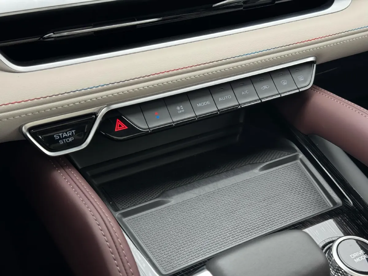 2021 Geely Monjaro 2.0T 238HP L4 8AT,autocango,china used car exporter,china ev exporter,chinese used car exporter,chinese used ev exporter