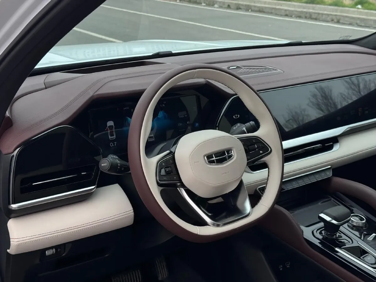 2021 Geely Monjaro 2.0T 238HP L4 8AT,autocango,china used car exporter,china ev exporter,chinese used car exporter,chinese used ev exporter