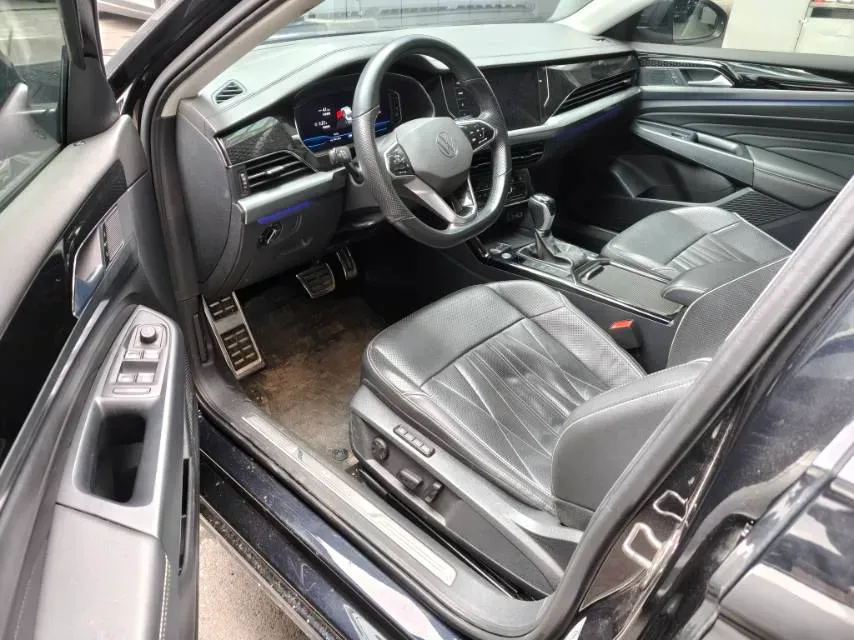 2023 Volkswagen Passat 2.0T 220HP L4 7DCT,autocango,china used car exporter,china ev exporter,chinese used car exporter,chinese used ev exporter